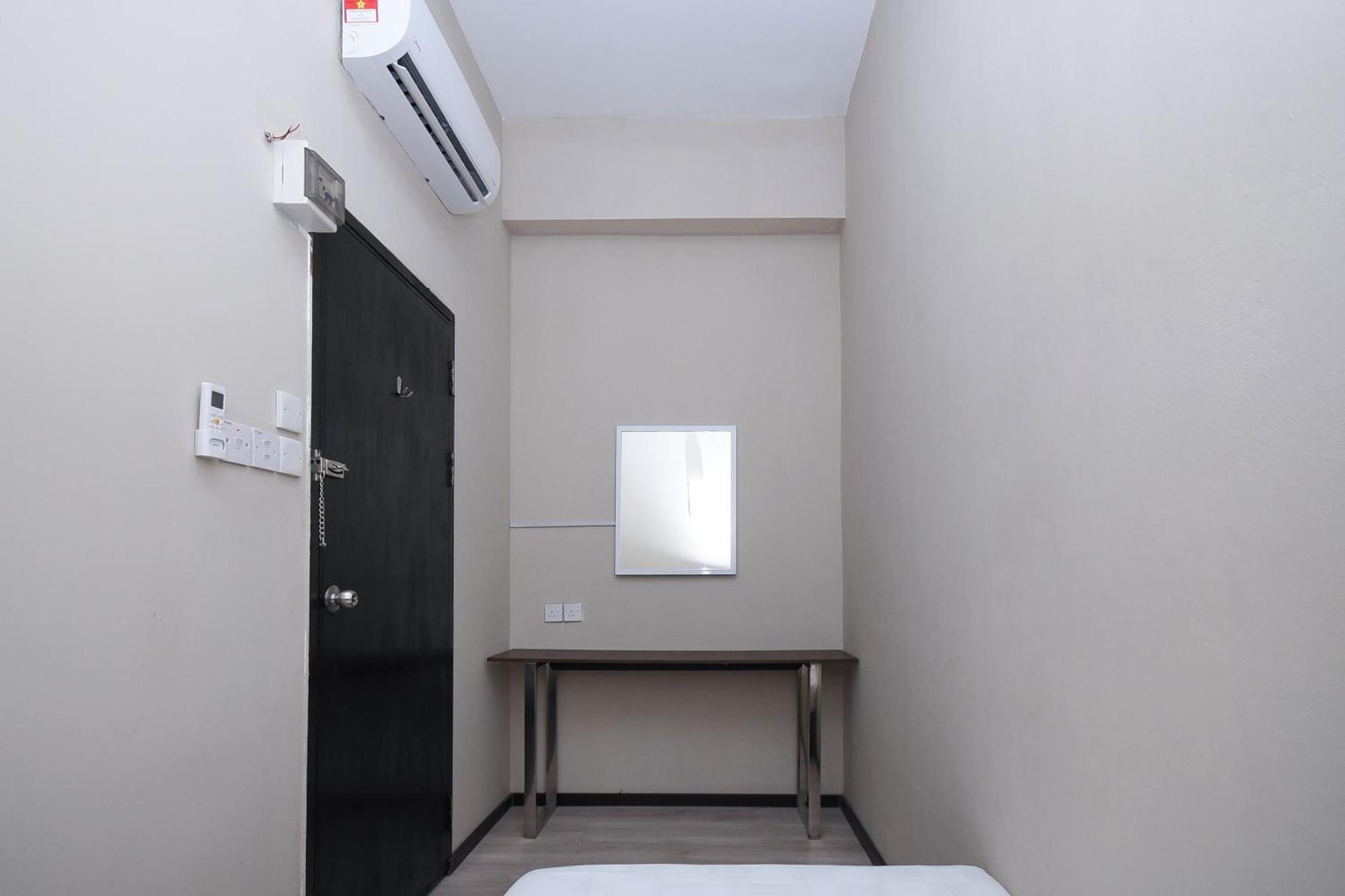 Spot On 89838 Lm Residence Miri Exterior foto